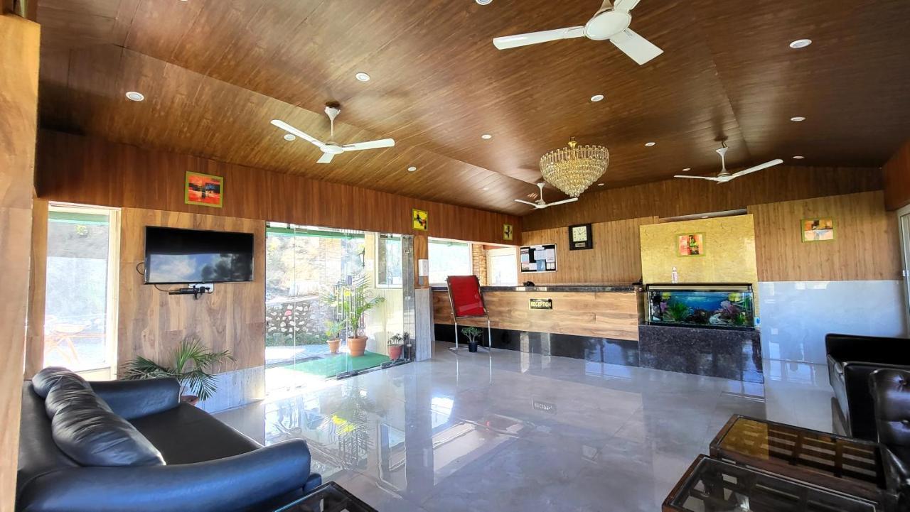 Blue Pine Orchards - Villas Lansdowne Εξωτερικό φωτογραφία
